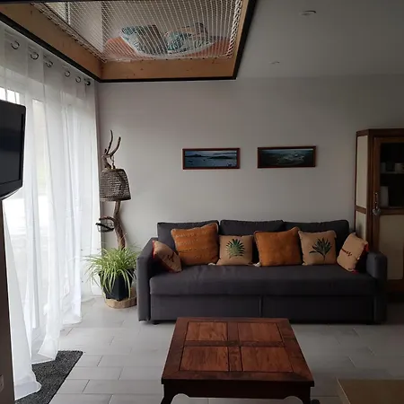 La Petite Madeleine Apartment *